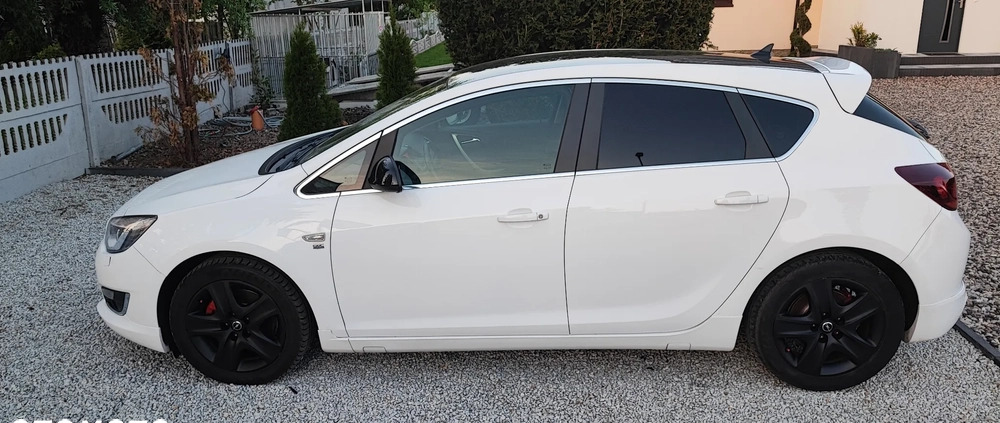 Opel Astra cena 29900 przebieg: 217100, rok produkcji 2013 z Wschowa małe 254